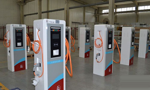 1493258824923081584.jpg 想買新能源汽車?成都3年后將有11萬個充電樁.jpg