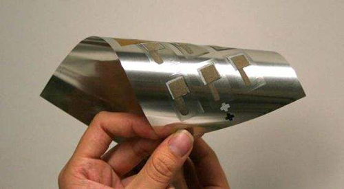 1502758589215044703.jpg 重磅!復(fù)旦大學(xué)團(tuán)隊研發(fā)可彎曲新電池.jpg