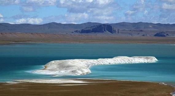 動(dòng)力電池龍頭企業(yè)為何紛紛搶灘青?！颁嚒?？