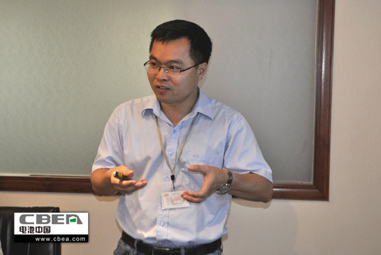 1524557570322063605.jpg 另一個男領導.jpg