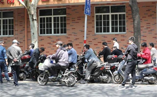 新國標來了 超標電動車何去何從 新國標來了 超標電動車何去何從