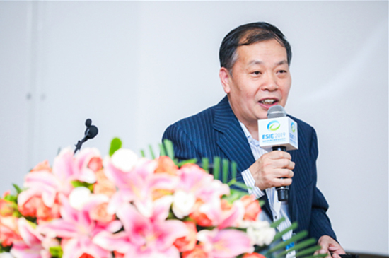 貝肯新能源張強:飛輪儲能調頻性能是火電機組的27倍 沒有溫度方面的限制 貝肯新能源張強:飛輪儲能調頻性能是火電機組的27倍 沒有溫度方面的限制