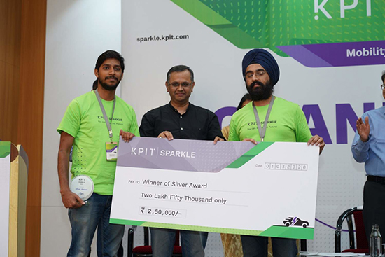 印度研究人員研發(fā)環(huán)保可充電鋅空氣電池 或?qū)⑷〈嚱饘匐姵? alt=