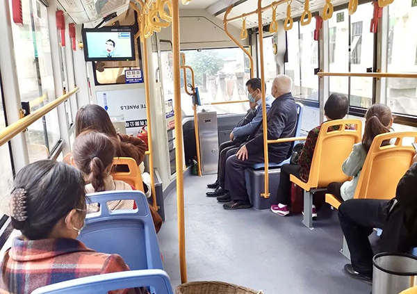 銀隆新能源微公交倍受喜愛 重慶表示:再來一批 銀隆新能源微公交倍受喜愛 重慶表示:再來一批