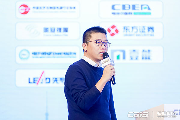 電池/材料/設備齊突圍,新能源邁向新天地 電池/材料/設備齊突圍,新能源邁向新天地