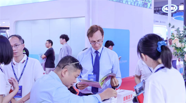 贏合科技精彩亮相CIBF2024,以新質(zhì)智造助力行業(yè)高質(zhì)量發(fā)展