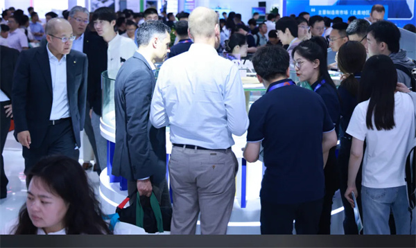 東馳新能源科技閃耀CIBF2025,以創新固態電池技術賦能綠色能源未來 東馳新能源科技閃耀CIBF2025,以創新固態電池技術賦能綠色能源未來