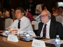 儲能國際峰會現場 觀眾認真聆聽演講